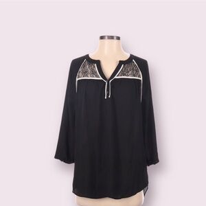 SIGNATURE Studio Contemporary Style Womens Black Lace 3/4 Sleeves Top. Size S